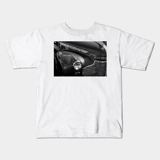 The Curve of The Fender Kids T-Shirt by KirtTisdale